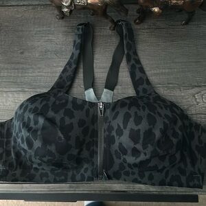 Victoria’s Secret knock out sports bra